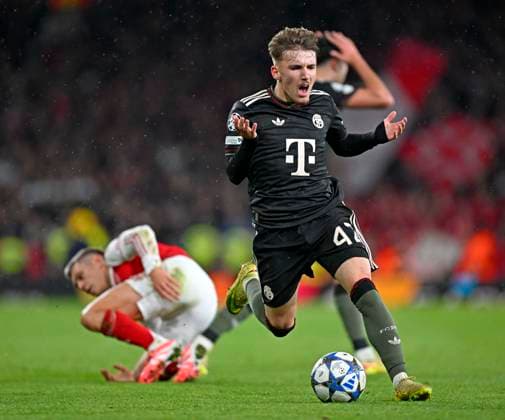 26 11 2025, Football UEFA Championsleague 2025 2026 Preliminary Round 5 Matchday, FC Arsenal FC Bayern Munich, at Emirates Stadium London England Lennart Karl FC Bayern Munich gets upset DFL and DFB regulations prohibit any use of photographs as image sequences and or quasi video