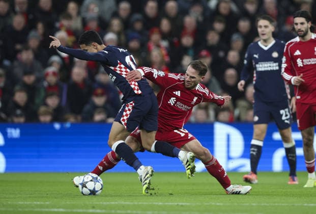 Liverpool v PSV Eindhoven, UEFA Champions League, League Phase 26.11.25 Liverpool v PSV Eindhoven, UEFA Champions League, League Phase Bradley Ormesher The Times Alexis Mac Allister of Liverpool and Mauro Júnior of PSV  Copyright: xBradleyxOrmesherx NINTCHDBPICT001041268873