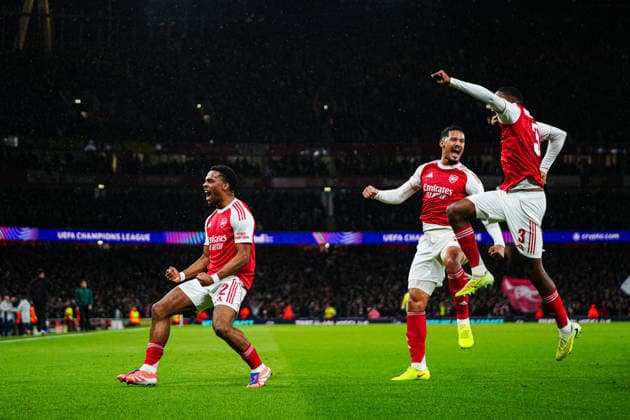 Goal celebration FC Arsenal after scoring 1 0 with Jurrien Timber FC Arsenal, 12 ENG, FC Arsenal vs FC Bayern Muenchen, Football, UEFA Champions League, Matchday 5, Season 2025 2026, 26 11 2025 ENG, FC Arsenal vs FC Bayern Muenchen, Football, UEFA Champions League, Matchday 5, Season 2025 2026, 26 11 2025 London Copyright: xEibner-Pressefoto MarcelxvonxFehrnx EP_MFN