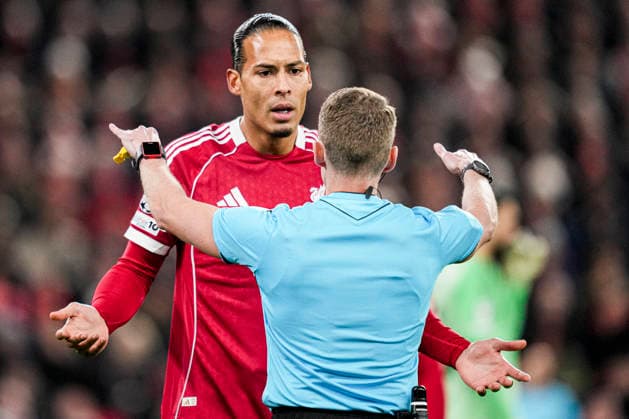 LIVERPOOL, ENGLAND - NOVEMBER 26: Virgil van Dijk of Liverpool is in discussion with Referee Alejandro Hernandez during the UEFA Champions League 2025 26 League Phase MD5 match between Liverpool FC and PSV Eindhoven at Anfield on November 26, 2025 in Liverpool, England. (Photo by Rene Nijhuis) SPO  Copyright: xRenexNijhuis