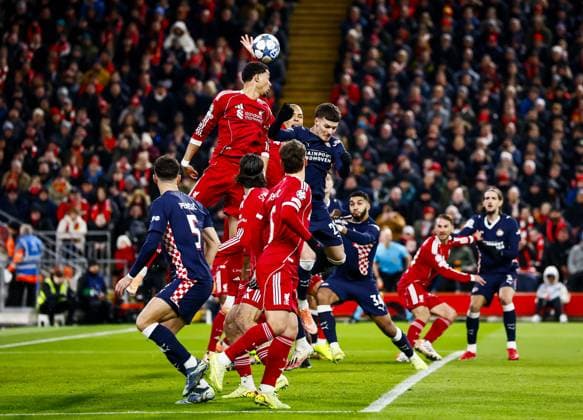 LIVERPOOL - Virgil van Dijk of Liverpool FC handles a ball during the Champions League match between Liverpool FC and PSV Eindhoven at Anfield Stadium on November 26, 2025, in Liverpool, United Kingdom. ANP SEM VAN DER WAL UEFA Champions League Matchday 5 2025-2026 xVIxANPxSportx xxANPxIVx 543150265 originalFilename: 543150265.jpg