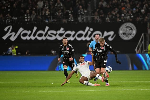 26 11 2025, xpsx, Football UEFA Champions League, Eintracht Frankfurt Atalanta Bergamo v l DFL DFB REGULATIONS PROHIBIT ANY USE OF PHOTOGRAPHS as IMAGE SEQUENCES and or QUASI VIDEO Frankfurt am Main