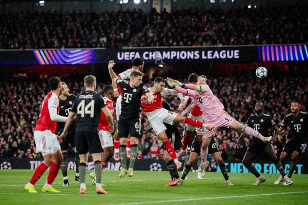 Champions League 2025 26 League Stage Arsenal v Bayern Munich Emirates Stadium 26.11.2025 Jurrien Timber of Arsenal scores and celebrates 1-0 Champions League 2025 26 League Stage Arsenal v Bayern Munich Emirates Stadium 26.11.2025 Photograph By Marc Aspland The Times  Copyright: xMarcxAsplandx NINTCHDBPICT001041270328
