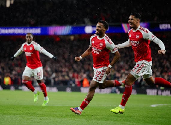 Champions League 2025 26 League Stage Arsenal v Bayern Munich Emirates Stadium 26.11.2025 Jurrien Timber of Arsenal scores and celebrates 1-0 Champions League 2025 26 League Stage Arsenal v Bayern Munich Emirates Stadium 26.11.2025 Photograph By Marc Aspland The Times  Copyright: xMarcxAsplandx NINTCHDBPICT001041270434