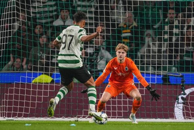 Sporting s Luis Suarez scores a goal during a soccer game between Portuguese Sporting Clube de Portugal and Belgian Club Brugge KV, on Wednesday 26 November 2025 in Lisboa, Portugal, on day five of the League phase of the UEFA Champions League tournament. JOMAxGARCIAxIxGISBERT  x144494300x