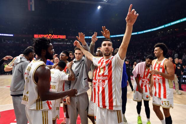 CRVENA ZVEZDA vs OLYMPIACOS OGNJEN DOBRIC and basketball players of Crvena Zvezda, during Euroleague match against Olympiacos, at Belgrade Arena. Belgrade, 26.11.2025 photo: MN Press photo BASKETBALL, EUROLEAGUE, CRVENA ZVEZDA, OLYMPIACOS Belgrade Belgrade Arena Serbia Copyright: xMarkoxMetlasx xMNxPressx