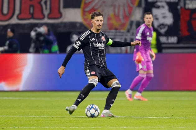 Robin Koch Eintracht Frankfurt, 04 on the ball , Germany, Football, UEFA Champions League, Matchday 5, 2025 2026, Eintracht Frankfurt vs Atalanta Bergamo, 26 11 2025, Deutsche Bank Park, Frankfurt am Main, Germany Frankfurt am Main Deutsche Bank Park Hessen Germany Copyright: xGrantxHubbsx