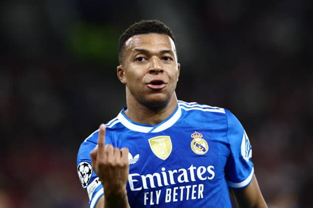 UEFA Champions League, Olympiacos Piraeus vs Real Madrid - Kylian Mbappe of Real Madrid celebrates with his teamates after scoring during the UEFA Champions League Phase matchday 5 soccer match between Olympiacos Piraeus and Real Madrid held at Georgios Karaiskakis Stadium in Piraeus, Greece, 26 November 2025. IMAGO ONE INCH PRODUCTIONS PIRAEUS Greece Copyright: xONExINCHxPRODUCTIONSx 6751743