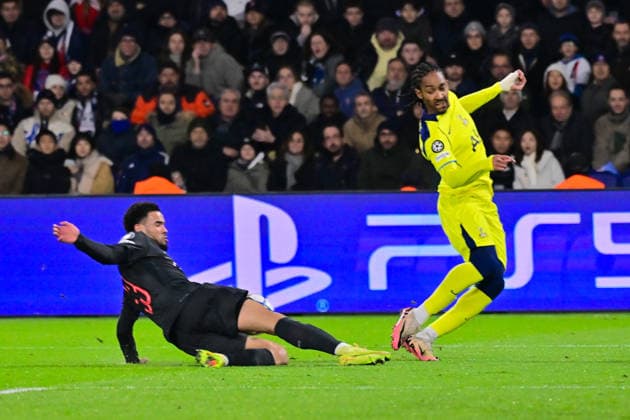 FOOTBALL : PSG vs Tottenham - Ligue des Champions - 26 11 2025 Warren ZAIRE EMERY ( 33 - PSG ) and Djed Spence ( 24 - Tottenham ) during the UEFA Champions League match between Paris Saint Germain and Tottenham Hotspur FC at Parc Des Princes on November 26 , 2025 in Paris, France. ( Photo by Federico Pestellini PsnewZ ) ParisFrance  Copyright: xFedericoxPestellinix