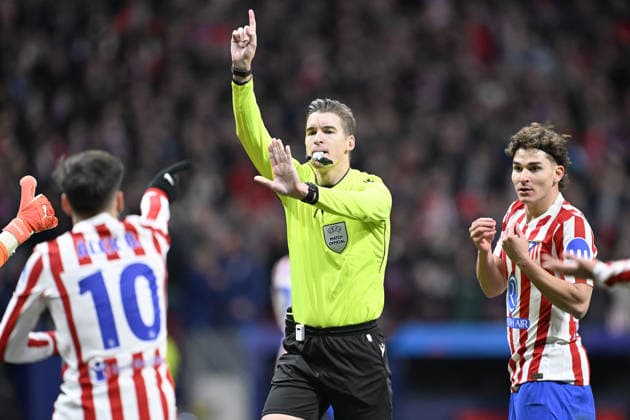 Atletico Madrid v Inter - UEFA Champions League MADRID, SPAIN - NOVEMBER 26: French referee Francois Letexier officiates the UEFA Champions League week 5 match between Atletico Madrid and Inter at Riyadh Air Metropolitano Stadium in Madrid, Spain, on November 26, 2025. Burak Akbulut Anadolu Madrid Spain. Editorial use only. Please get in touch for any other usage.  Copyright: x2025xAnadoluxBurakxAkbulutx