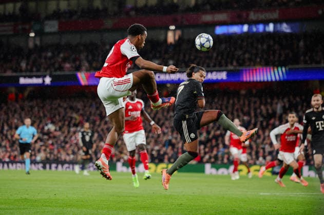 Champions League 2025 26 League Stage Arsenal v Bayern Munich Emirates Stadium 26.11.2025 Jurrien Timber of Arsenal and Serge Gnabry of Bayern Munich Champions League 2025 26 League Stage Arsenal v Bayern Munich Emirates Stadium 26.11.2025 Photograph By Marc Aspland The Times  Copyright: xMarcxAsplandx NINTCHDBPICT001041274816