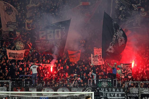 26 11 2025, xovx, Football UEFA Champions League, Eintracht Frankfurt BC Atalanta Bergamo Fans of Eintracht Frankfurt DFL DFB REGULATIONS PROHIBIT ANY USE OF PHOTOGRAPHS as IMAGE SEQUENCES and or QUASI VIDEO Frankfurt am Main Deutsche Bank Park Hessen Germany EN