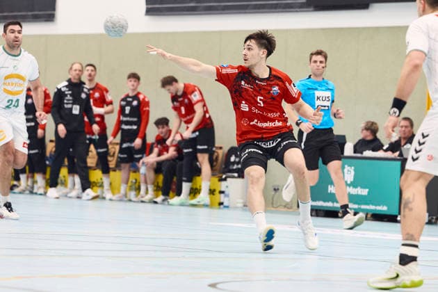 Handball-Herren-Saison 2025 2026-3.BL - Team HandbALL Lippe vs. TSV GWD Minden II am 26.11.2025, Sadik Emre Herseklioglu ( 5 TeamHandbALL Lippe), Augustdorf HORATEC Arena NRW Deutschland