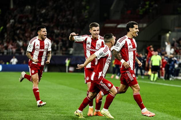 Olympiacos Piraeus v Real Madrid - UEFA Champions League PIRAEUS, GREECE - NOVEMBER 26: Players of Olympiacos Piraeus celebrate after scoring a goal during the UEFA Champions League football match between Olympiacos Piraeus and Real Madrid in Karaiskaki Stadium, in Piraeus, Greece on November 26, 2025. Andreas Papakonstantinou Anadolu Piraeus Greece. Editorial use only. Please get in touch for any other usage.  Copyright: x2025xAnadoluxAndreasxPapakonstantinoux
