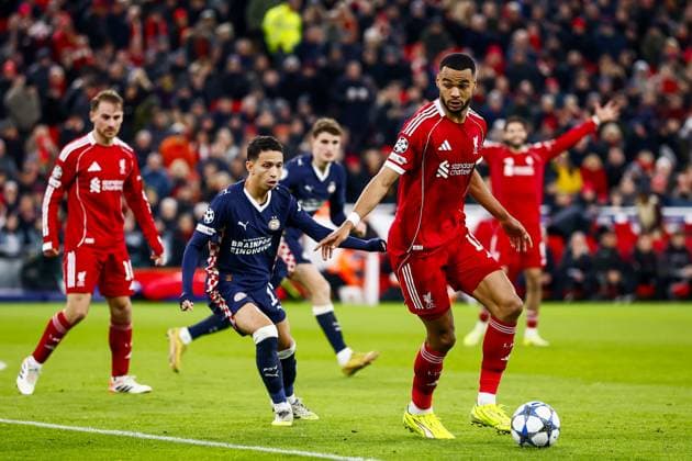 LIVERPOOL - (l-r) Mauro Junior of PSV Eindhoven, Cody Gakpo of Liverpool FC during the Champions League match between Liverpool FC and PSV Eindhoven at Anfield Stadium on November 26, 2025, in Liverpool, United Kingdom. ANP SEM VAN DER WAL UEFA Champions League Matchday 5 2025-2026 xVIxANPxSportx xxANPxIVx 543154400 originalFilename: 543154400.jpg