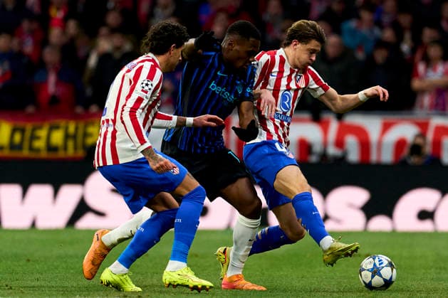 Ange Yoan Bonny of FC Internazionale Milano battles for the ball with Conor Gallagher of Atletico de Madrid during the UEFA Champions League match between Atletico de Madrid and FC Internazionale Milano on November 26, 2025. - 26 11 2025 - Spain Madrid Madrid -  LGMx xLexPictorium LePictorium_0319932