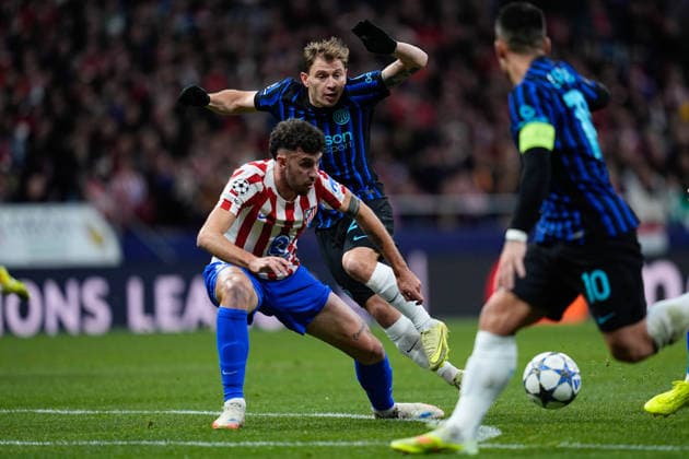 November 26, 2025, Madrid, Madrid, Spain: Nicolo Barella of FC Internazionale Milano in action during the UEFA Champions League 2025 26 League Phase MD5 match between Atletico de Madrid and FC Internazionale Milano at Riyadh Air Metropolitano on November 26, 2025, in Madrid, Spain. Madrid Spain - ZUMAa181 20251126_zaa_a181_287 Copyright: xDennisxAgyemanx