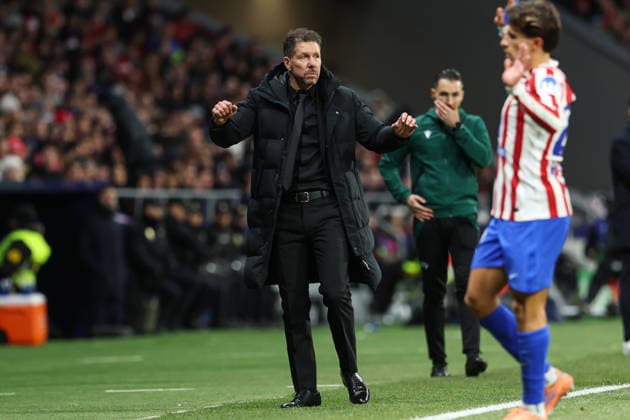 November 26, 2025, Madrid, Madrid, Spain: Diego Simeone, head coach of Atletico de Madrid, gestures during the UEFA Champions League 2025 26 League Phase MD5 match between Atletico de Madrid and FC Internazionale Milano at Riyadh Air Metropolitano on November 26, 2025, in Madrid, Spain. Madrid Spain - ZUMAa181 20251126_zaa_a181_288 Copyright: xIrinaxR.xHipolitox