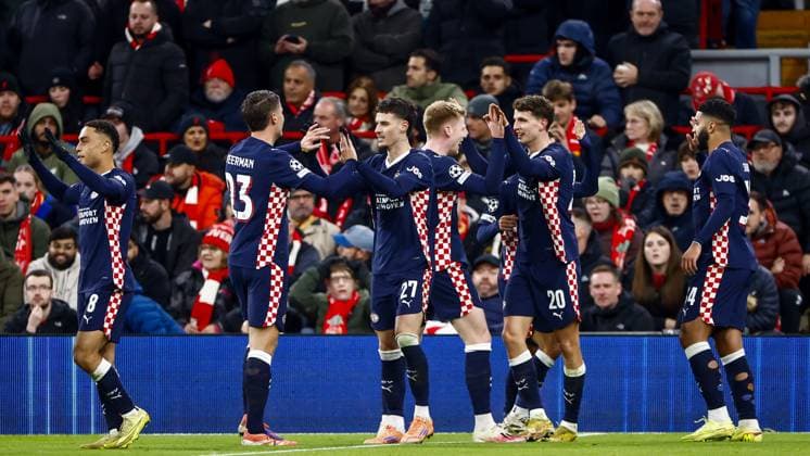 LIVERPOOL - PSV Eindhoven players celebrate Guus Til of PSV Eindhoven s 1-2 goal during the Champions League match between Liverpool FC and PSV Eindhoven at Anfield Stadium on November 26, 2025, in Liverpool, United Kingdom. ANP SEM VAN DER WAL UEFA Champions League Matchday 5 2025-2026 xVIxANPxSportx xxANPxIVx 543155631 originalFilename: 543155631.jpg