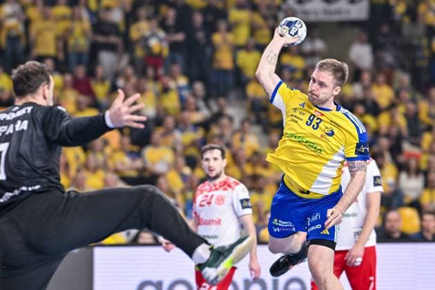 26.11.2025 KIELCE UL. BOCZNA ( POLAND ) PILKA RECZNA MEZCZYZN ( HANDBALL MEN S ) LIGA MISTRZOW - FAZA GRUPOWA ( MEN S EHF CHAMPIONS LEAGUE - GROUP PHASE ) MECZ INDUSTRIA KIELCE - DINAMO BUCURESTI ( GAME ) NZ VLADIMIR CUPARA LUKASZ ROGULSKI FOTO MICHAL STANCZYK CYFRASPORT NEWSPIX.PL --- Newspix.pl  20251126CSMS0026