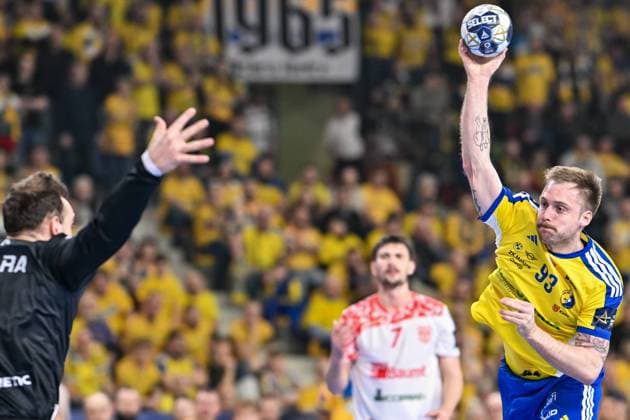 26.11.2025 KIELCE UL. BOCZNA ( POLAND ) PILKA RECZNA MEZCZYZN ( HANDBALL MEN S ) LIGA MISTRZOW - FAZA GRUPOWA ( MEN S EHF CHAMPIONS LEAGUE - GROUP PHASE ) MECZ INDUSTRIA KIELCE - DINAMO BUCURESTI ( GAME ) NZ VLADIMIR CUPARA LUKASZ ROGULSKI FOTO MICHAL STANCZYK CYFRASPORT NEWSPIX.PL --- Newspix.pl  20251126CSMS0033