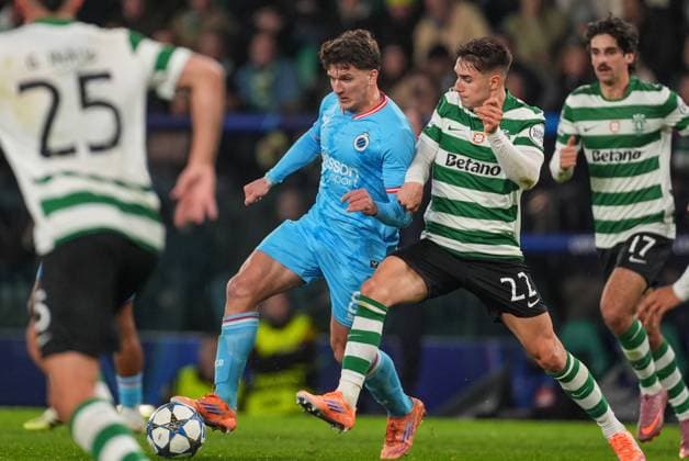 Club s Christos Tzolis and Sporting s Ivan Fresneda fight for the ball during a soccer game between Portuguese Sporting Clube de Portugal and Belgian Club Brugge KV, on Wednesday 26 November 2025 in Lisboa, Portugal, on day five of the League phase of the UEFA Champions League tournament. JOMAxGARCIAxIxGISBERT  x144502689x