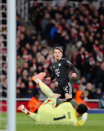 Champions League 2025 26 League Stage Arsenal v Bayern Munich Emirates Stadium 26.11.2025 David Raya of Arsenal saves a shot from Lennart Karl of Bayern Munich Champions League 2025 26 League Stage Arsenal v Bayern Munich Emirates Stadium 26.11.2025 Photograph By Marc Aspland The Times  Copyright: xMarcxAsplandx NINTCHDBPICT001041281195