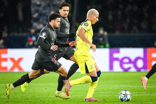 November 26, 2025, Paris, France, France: MARQUINHOS of PSG, Warren ZAIRE-EMERY of PSG and Richarlison DE ANDRADE of Tottenham Hotspur during the UEFA Champions League, League Phase MD5 match between Paris Saint-Germain and Tottenham Hotspur at Parc des Princes Stadium on November 26, 2025 in Paris, France. Paris France - ZUMAm308 20251126_zsp_m308_003 Copyright: xMatthieuxMirvillex
