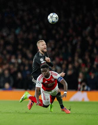 Champions League 2025 26 League Stage Arsenal v Bayern Munich Emirates Stadium 26.11.2025 Bukayo Saka of Arsenal fouled by Konrad Laimer of Bayern Munich Champions League 2025 26 League Stage Arsenal v Bayern Munich Emirates Stadium 26.11.2025 Photograph By Marc Aspland The Times  Copyright: xMarcxAsplandx NINTCHDBPICT001041281931