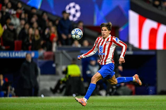 2025-11-26 Atletico de Madrid v FC Internazionale Milano - UEFA Champions League 2025 26 League Phase MD5 MADRID, SPAIN - NOVEMBER 26: Giuliano Simeone of Atletico de Madrid runs with the ball during the UEFA Champions League 2025 26 League Phase MD5 match between Atletico de Madrid and FC Internazionale Milano at Estadio Metropolitano on November 26, 2025 in Madrid, Spain. (Photo by Pablo Morano BSR Agency) Madrid Spain Content not available for redistribution in The Netherlands directly or indirectly through any third parties. Copyright: xBSRxAgencyx