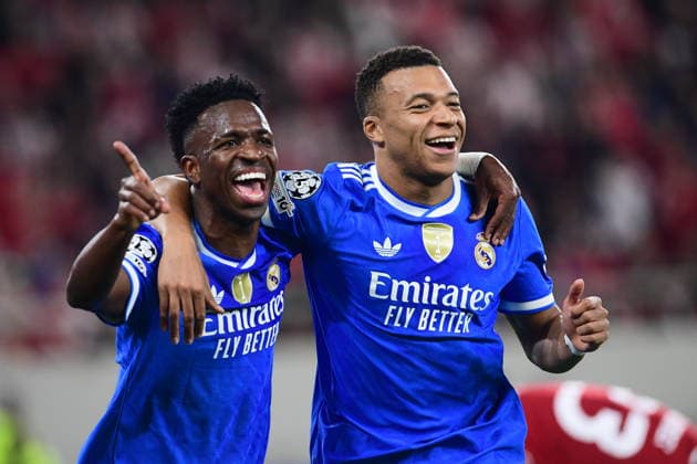 November 26, 2025, Piraeus, Piraeus, Greece: Kylian Mbappe of Real Madrid CF celebrates a goal with Vinicius Junior during the UEFA Champions League 2025 26 League Phase MD5 match between Olympiacos FC and Real Madrid C.F. at Stadio Georgios Karaiskakis on November 26, 2025 in Piraeus, Greece. Piraeus Greece - ZUMAa181 20251126_zaa_a181_339 Copyright: xEurokinissix