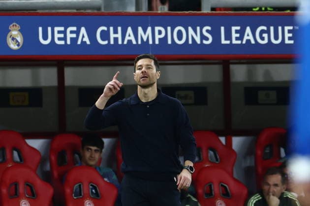 November 26, 2025, Piraeus, Piraeus, Greece: Xabi Alonso, head coach of Real Madrid, gestures during the UEFA Champions League 2025 26 League Phase MD5 match between Olympiacos FC and Real Madrid C.F. at Stadio Georgios Karaiskakis on November 26, 2025 in Piraeus, Greece. Piraeus Greece - ZUMAa181 20251126_zaa_a181_341 Copyright: xEurokinissix