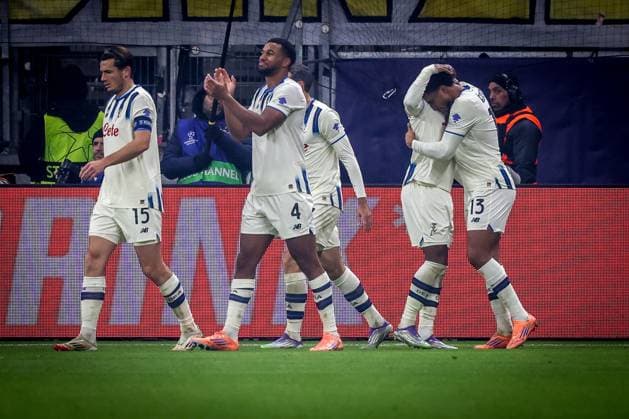 Atlanata B C team celebrating after the 0 2 goal by Ederson Dos Santos 13 Atalanta B C , Eintracht Frankfurt vs Atalanta B C , Football, Men, UEFA Champions League, UEFA, Season 2025 2026, Group stage, Matchday 5, Matchday 5, 26 11 2025 Frankfurt Hessen Germany Copyright: xkolbert-press MartinxAgüerax