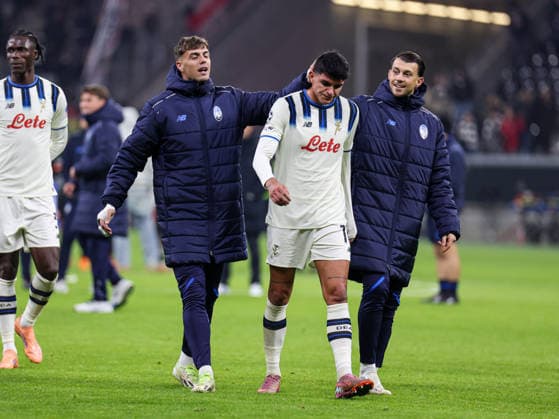 Daniel Maldini Atalanta Bergamo, 70 left and Lazar Samardzic Atalanta Bergamo, 10 UEFA Champions League, Matchday 5 Eintracht Frankfurt Atalanta BC on 26 11 25 at Deutsche Bank Park, Frankfurt Frankfurt Deutsche Bank Park Frankfurt Germany Copyright: xAlfioxMarinox