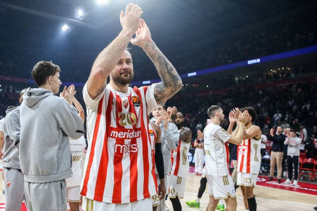 Crvena Zvezda v Olympiacos - EuroLeague BELGRADE, SERBIA - NOVEMBER 26: Players celebrate at the end of the EuroLeague Regular Season Round 13 match between Crvena Zvezda Meridianbet Belgrade and Olympiacos Piraeus at Belgrade Arena in Belgrade, Serbia on November 26, 2025. Filip Stevanovic Anadolu Belgrade Serbia. Editorial use only. Please get in touch for any other usage.  Copyright: x2025xAnadoluxFilipxStevanovicx