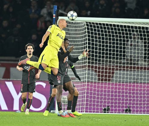 PSG v Tottenham Hotspur - UEFA Champions League PARIS, FRANCE - NOVEMBER 26: Richarlison (C) of Tottenham Hotspur in action during the UEFA Champions League 2025 26 League Phase MD5 match between Paris Saint-Germain and Tottenham Hotspur F.C. at Parc des Princes in Paris, France. on November 26, 2025. Mustafa Yalcin Anadolu Paris France. Editorial use only. Please get in touch for any other usage.  Copyright: x2025xAnadoluxMustafaxYalcinx