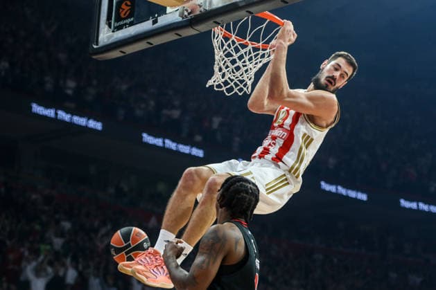 Crvena Zvezda v Olympiacos - EuroLeague BELGRADE, SERBIA - NOVEMBER 26: Nikola Kalinic of Crvena Zvezda Meridianbet Belgrade in action during the EuroLeague Regular Season Round 13 match between Crvena Zvezda Meridianbet Belgrade and Olympiacos Piraeus at Belgrade Arena in Belgrade, Serbia on November 26, 2025. Filip Stevanovic Anadolu Belgrade Serbia. Editorial use only. Please get in touch for any other usage.  Copyright: x2025xAnadoluxFilipxStevanovicx