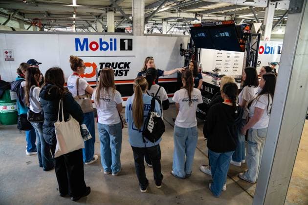November 27, 2025, Adelaide, South Australia, Australia: FIA Girls on Track inside the WALKINSHAW ANDRETTI UNITED garage get shown the inside workings of a Supercars team in the pits and garages on Thursday at the BP Ultimate Adelaide Grand Final. Adelaide Australia - ZUMAf186 20251127_zsp_f186_024 Copyright: xJamesxForresterx