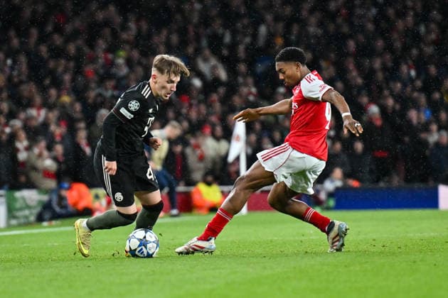 UEFA Champions League Arsenal FC FC Bayern Munich 26 11 2025 LONDON, ENGLAND 26 NOVEMBER Lennart KARL FC Bayern Munich 42 and Myles LEWIS SKELLY Arsenal FC 49 in the league match between Arsenal London and FC Bayern Munich on UEFA Champions League matchday 5 at Emirates Stadium on 26 11 2025 Copyright: xBEAUTIFULxSPORTS Goldbergx