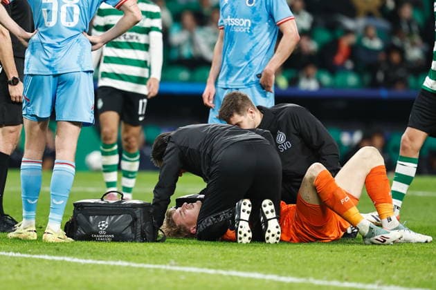 Nordin Jackers (Brugge), NOVEMBER 26, 2025 - Football Soccer : Nordin Jackers injurey during UEFA Champions League league phase match day 5 between Sporting Clube de Portugal - Club Brugge KV at the Estadio Jose Alvalade in Lisbon, Portugal. Noxthirdxpartyxsales  aflo_311678464