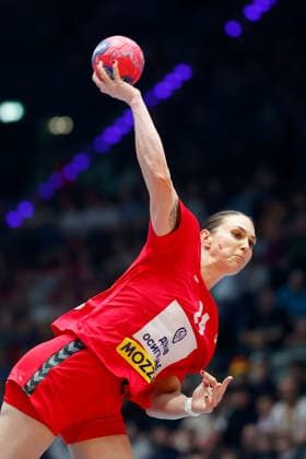 l r Jovana Skrobic Serbia, 24 , 26 11 2025, 27TH IHF Womens Handball World Championship 2025, Serbia Uruguay, GER, Stuttgart, Porsche Arena Copyright: HMBxMedia xHeikoxBecker