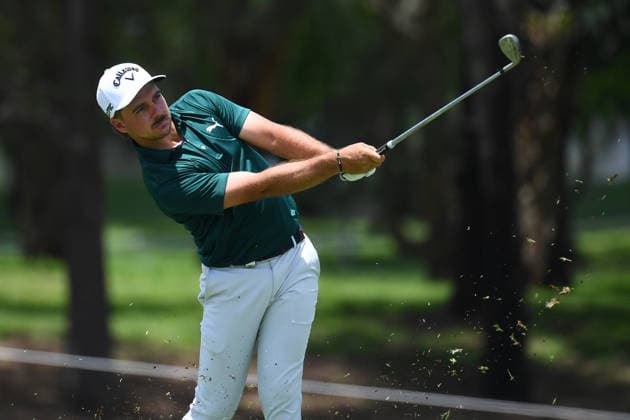 GOLF AUSTRALIAN PGA, Golf Herren David Micheluzzi of Australia plays a shot during the Australian PGA Championship at Royal Queensland Golf Club in Brisbane, Queensland, Thursday, November 27, 2025. ( NO ARCHIVING, EDITORIAL USE ONLY Brisbane Queensland Australia  Copyright: xJonoxSearlex 20251127155797312480