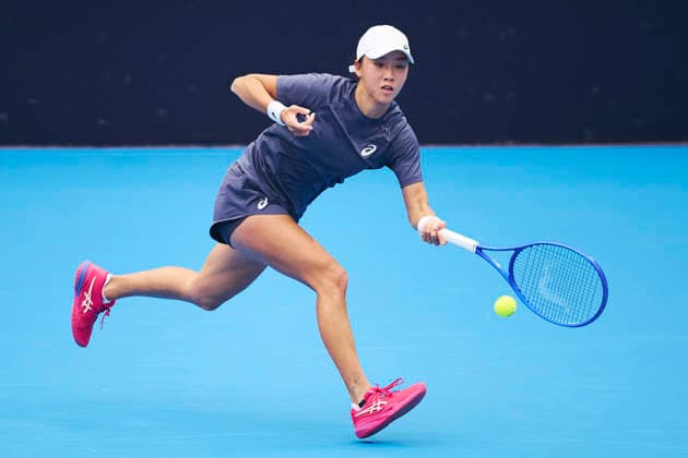 CHENGDU, CHINA - NOVEMBER 26: Yao Xinxin of China competes in the Women s Singles first round match against Zarina Diyas of Kazakhstan on day 3 of 2026 Australian Open Asia-Pacific Wildcard Playoffs at the Sichuan International Tennis Centre on November 26, 2025 in Chengdu, Sichuan Province of China.  Copyright: xVCGx 111606116852