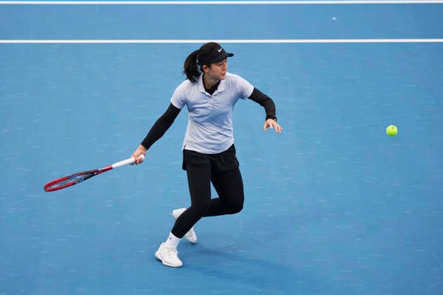 CHENGDU, CHINA - NOVEMBER 26: Zheng Wushuang of China competes in the Women s Singles first round match against Hiromi Abe of Japan on day 3 of 2026 Australian Open Asia-Pacific Wildcard Playoffs at the Sichuan International Tennis Centre on November 26, 2025 in Chengdu, Sichuan Province of China.  Copyright: xVCGx 111606108153