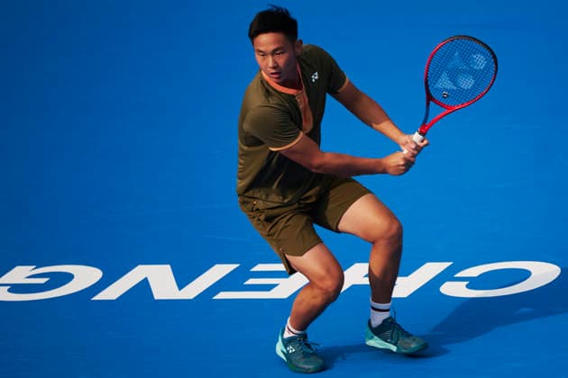 CHENGDU, CHINA - NOVEMBER 26: Mo Yecong of China competes in the Men s Singles first round match against Mikhail Kukushkin of Kazakhstan on day 3 of 2026 Australian Open Asia-Pacific Wildcard Playoffs at the Sichuan International Tennis Centre on November 26, 2025 in Chengdu, Sichuan Province of China.  Copyright: xVCGx 111606115732