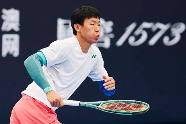 CHENGDU, CHINA - NOVEMBER 26: Cui Jie of China competes in the Men s Singles first round match against Yosuke Watanuki of Japan on day 3 of 2026 Australian Open Asia-Pacific Wildcard Playoffs at the Sichuan International Tennis Centre on November 26, 2025 in Chengdu, Sichuan Province of China.  Copyright: xVCGx 111606114826