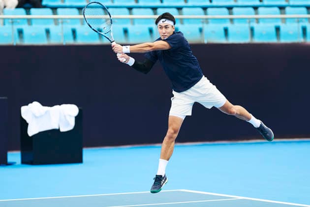 CHENGDU, CHINA - NOVEMBER 26: Yosuke Watanuki of Japan competes in the Men s Singles first round match against Cui Jie of China on day 3 of 2026 Australian Open Asia-Pacific Wildcard Playoffs at the Sichuan International Tennis Centre on November 26, 2025 in Chengdu, Sichuan Province of China.  Copyright: xVCGx 111606114831