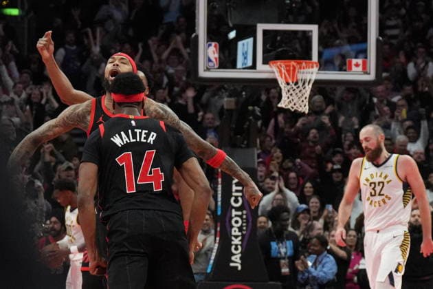 November 26, 2025, Toronto, On, CAN: Toronto Raptors forward Brandon Ingram (3) celebrates his game-winning basket to defeat the Indiana Pacers in NBA, Basketball Herren, USA Cup basketball action in Toronto on Wednesday, November 26, 2025. Brandon Ingram  - ZUMAc35_ 20251126_zaf_c35_209 Copyright: xChrisxYoungx