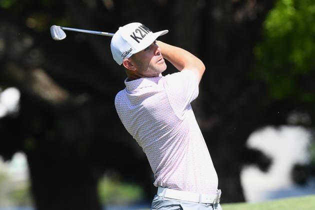 GOLF AUSTRALIAN PGA, Golf Herren Callum Tarren of England plays a shot during the Australian PGA Championship at Royal Queensland Golf Club in Brisbane, Queensland, Thursday, November 27, 2025. ( NO ARCHIVING, EDITORIAL USE ONLY Brisbane Queensland Australia  Copyright: xJonoxSearlex 20251127147073904495