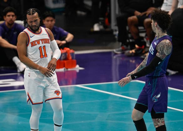 New York Knicks v Charlotte Hornets CHARLOTTE, USA - NOVEMBER 26: New York Knicks Jalen Brunson gestures during the game against the Charlotte Hornets during NBA, Basketball Herren, USA game between New York Knicks and Charlotte Hornets in Charlotte NC, United States on November 26, 2025 Peter Zay Anadolu Charlotte United States. Editorial use only. Please get in touch for any other usage.  Copyright: x2025xAnadoluxPeterxZayx